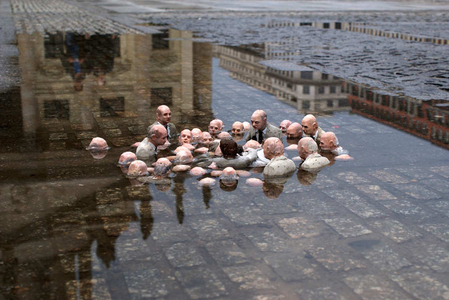 FOLLOW THE LEADERS
Installation by Isaac Cordal